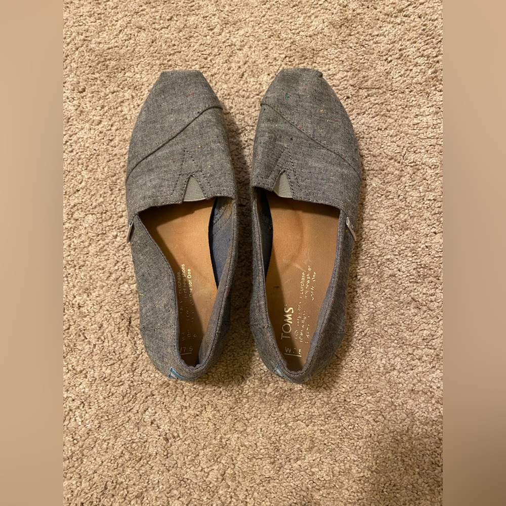 Tom’s Slip On Women’s Shoes, Size 7.5
